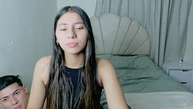 ScarlettAndLucas' Live XXX Chat