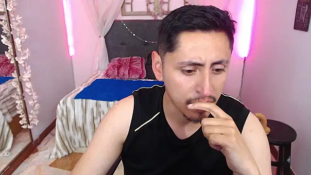 Czat XXX na żywo – Alexx_levi