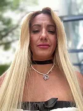 adya-aly – Live XXX-chat