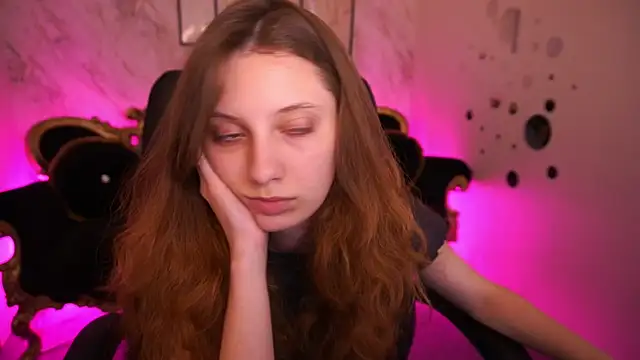 CuteeFoxy's Live XXX Chat