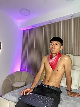AdrianStark_ Live XXX-Chat