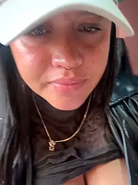 Chat +18 de _Mia-Safety_Inspector ao vivo