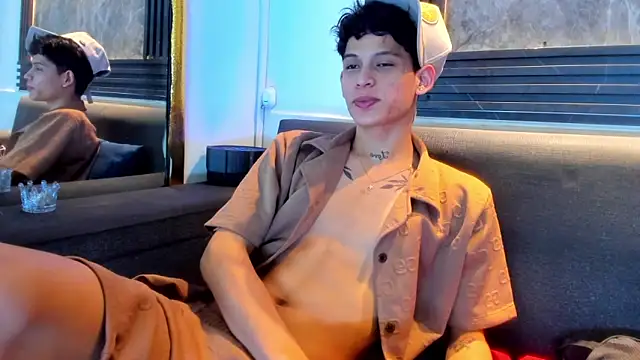 Chat +18 de Brianhot0F ao vivo