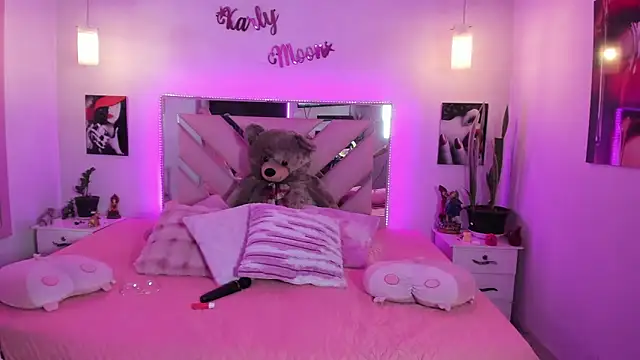 Karly_moon Adlı Modelin Canlı XXX Sohbeti