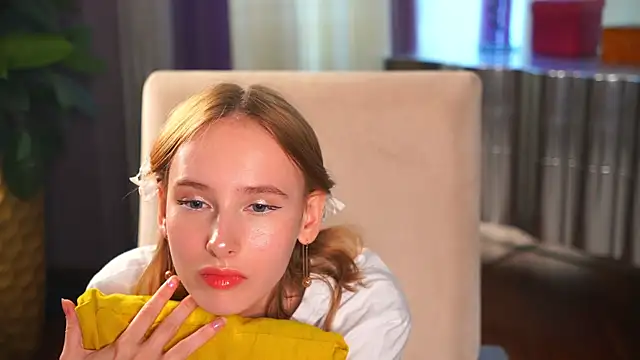 XXX chat uživo modela HelaineLube