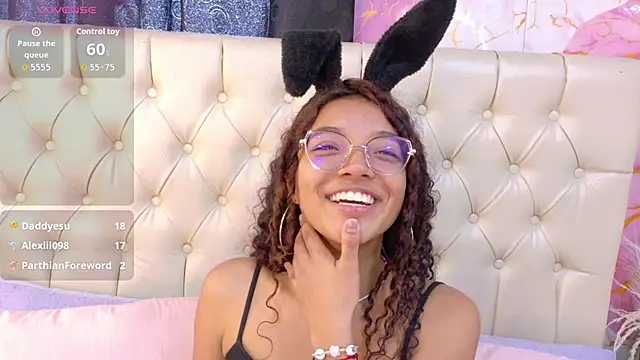 Chat +18 de angeline_scot ao vivo