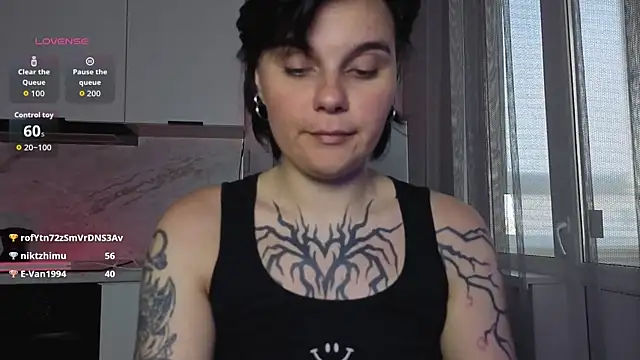IntrigueYourDay live XXX chat
