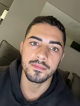 Gugostoso04 Chat XXX in diretta