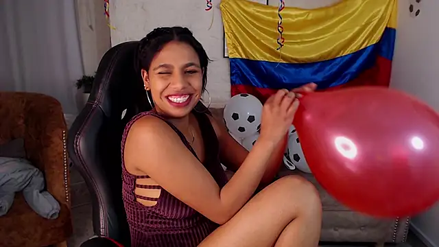 luna_sweet_tk Adlı Modelin Canlı XXX Sohbeti