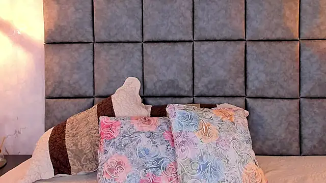 צ'אט XXX בשידור חי של Roseaurora