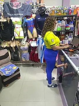 XXX chat uživo modela ROSALIASSHOP