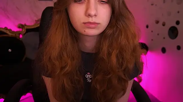 CuteeFoxyn Live XXX chat