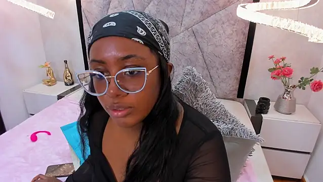 ZoeBrowns' Live XXX Chat