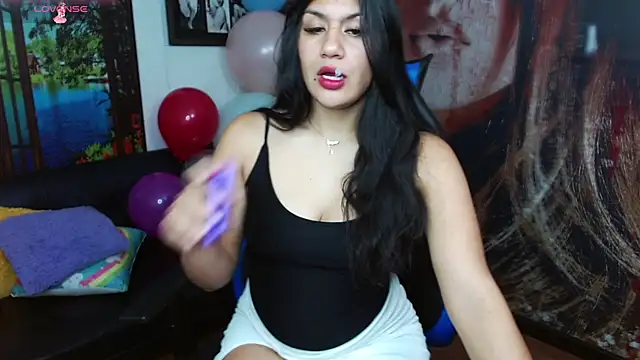 gigi_gilt_ Adlı Modelin Canlı XXX Sohbeti