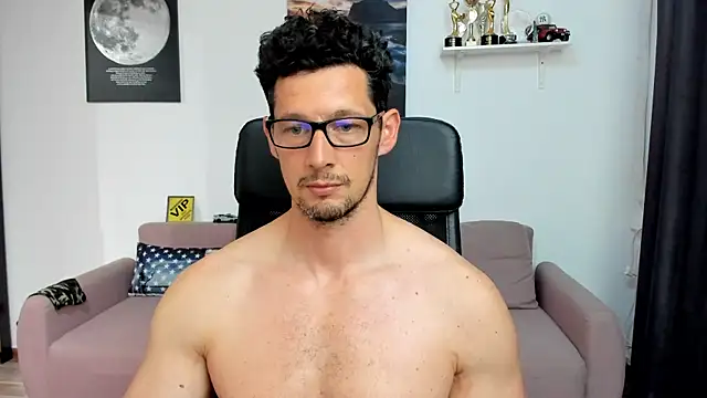 BrutusK08 Live XXX-chat