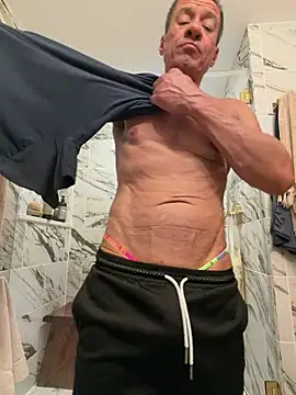 Chat XXX en directo de IronDaddyX