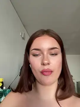 Chat +18 de MaribelRiver ao vivo