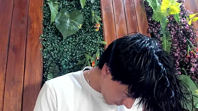 แชท XXX สดของ Andy_Joy_
