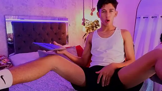 dave_eliot Adlı Modelin Canlı XXX Sohbeti