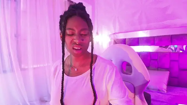 Queen_perla_'s Live XXX Chat