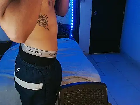 Mr_yisuzz live XXX chat