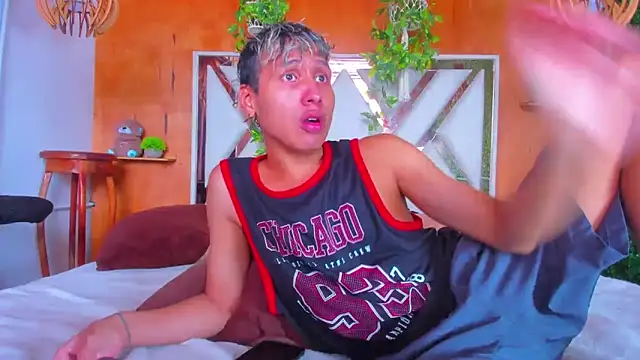 Онлайн чат XXX leonix_love