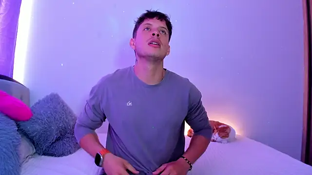 johnycooper08 live XXX chat