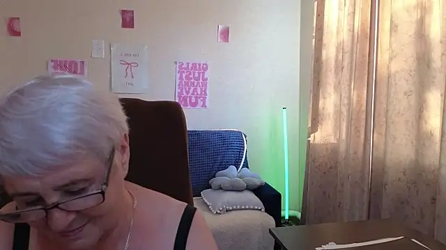 Chat XXX en directo de Sandra_Snowflake