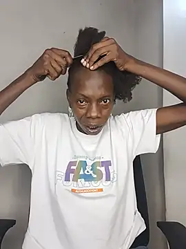 nzanizy Chat XXX in diretta