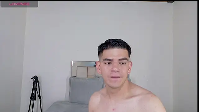 Ares_Johnson's Live XXX Chat