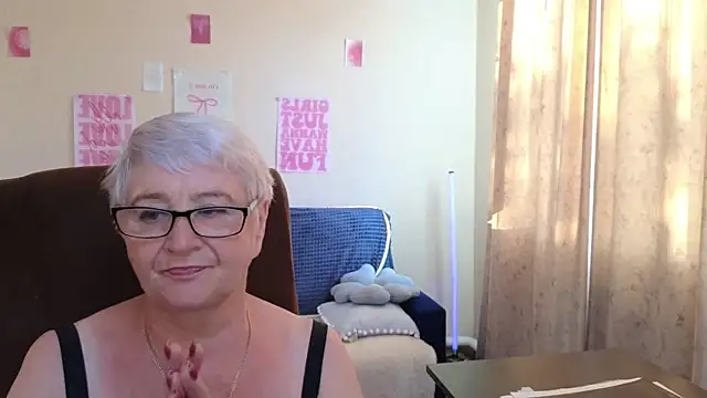 Sandra_Snowflake: απευθείας συνομιλία ΧΧΧ
