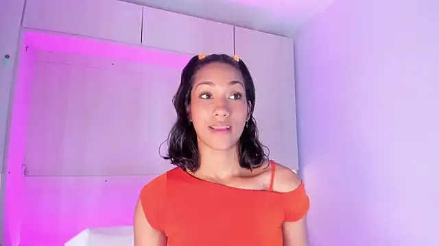 Chat +18 de AnahiCollins ao vivo