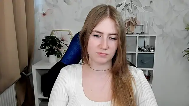 candy_Megan Adlı Modelin Canlı XXX Sohbeti