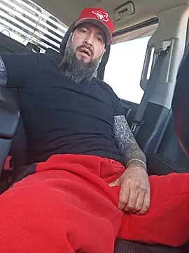 Beardedtattood élő XXX-chatje