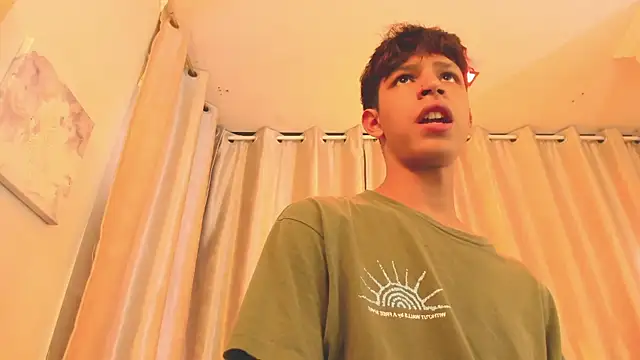 Онлайн чат XXX Ethan_qop