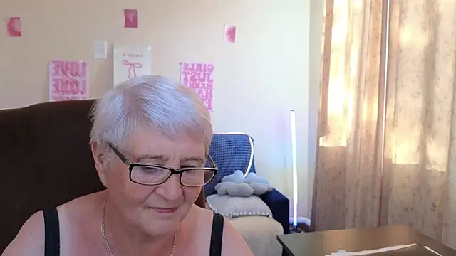 Chatroom XXX en direct de Sandra_Snowflake