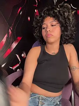 Laila_LS Chat XXX in diretta