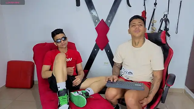 Alejandro_and_Deiby: онлайн-секс-чат