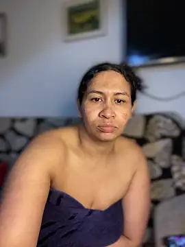 Carola-Ross Live XXX-Chat