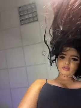BustyAngelXXX Chat XXX in diretta