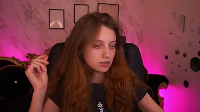 CuteeFoxy's Live XXX Chat