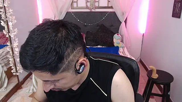 XXX chat uživo modela Alexx_levi