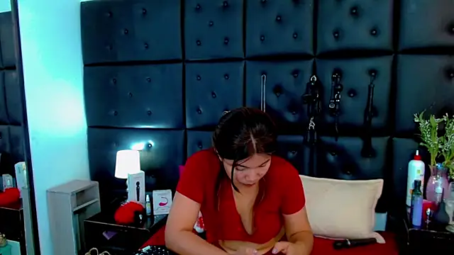 Chat XXX en directo de Cloelombard