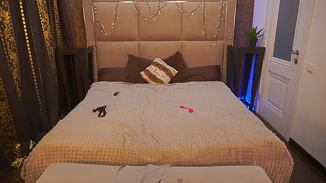 PleasureWeCouple live XXX chat