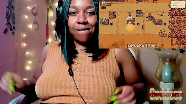 MercedesRedd's Live XXX Chat