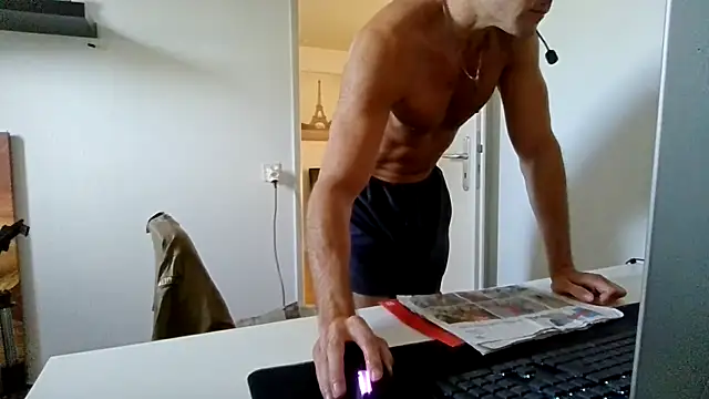 alpha-hunk's Live XXX Chat