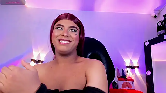 Emili_Roux Adlı Modelin Canlı XXX Sohbeti