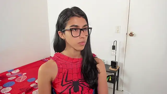 Mazikeen__18's Live XXX Chat