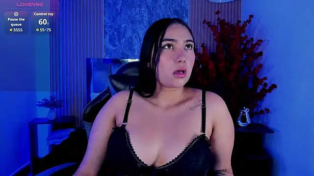 Sulay_Kim Adlı Modelin Canlı XXX Sohbeti