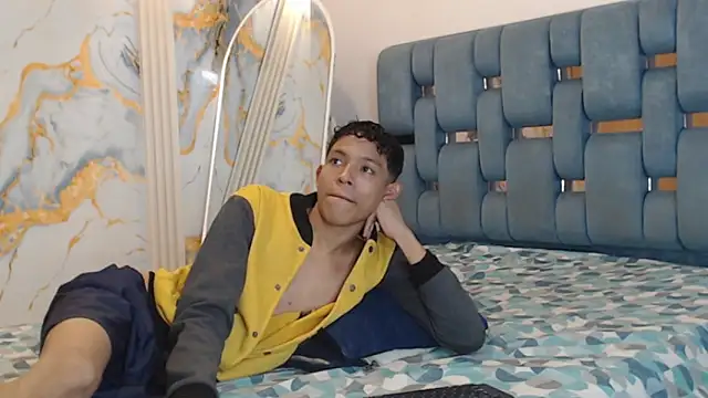 Chatroom XXX en direct de RONALDA_HOT26